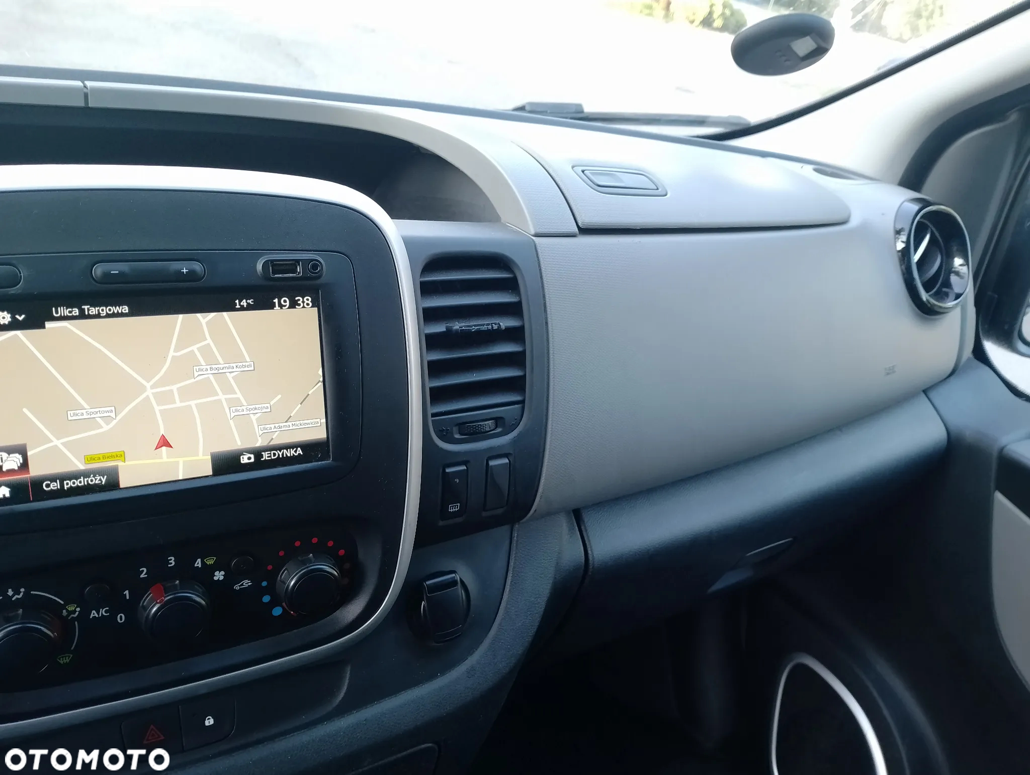 Nissan NV300 - 28