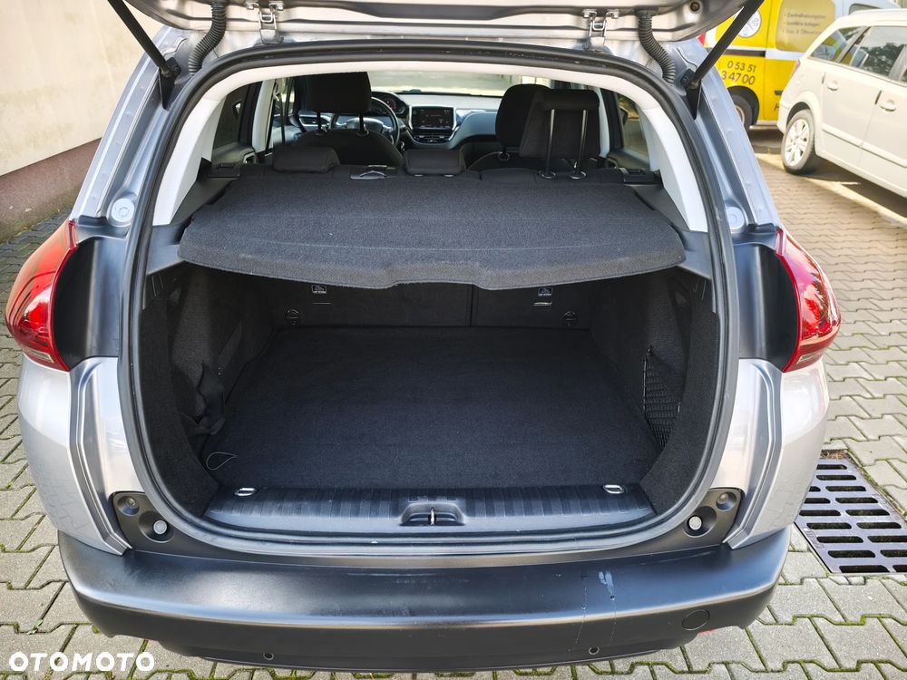 Peugeot 2008 1.6 BlueHDi Style - 24