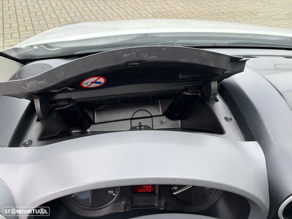 Peugeot Partner 1.6 HDi Confort - 16