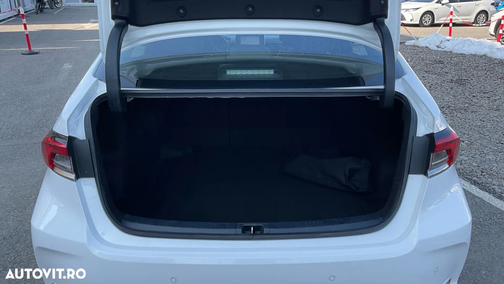 Toyota Corolla 1.8 HSD Business - 12