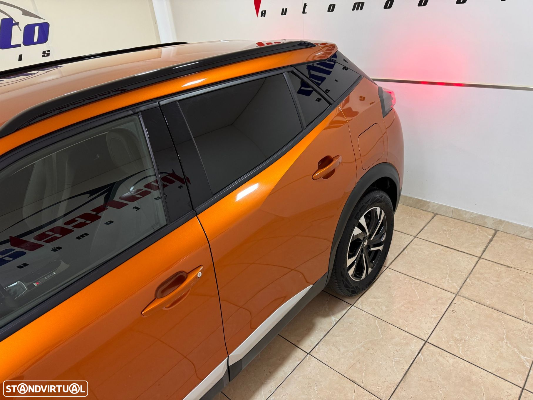 Peugeot 2008 1.2 PureTech Allure Pack - 4