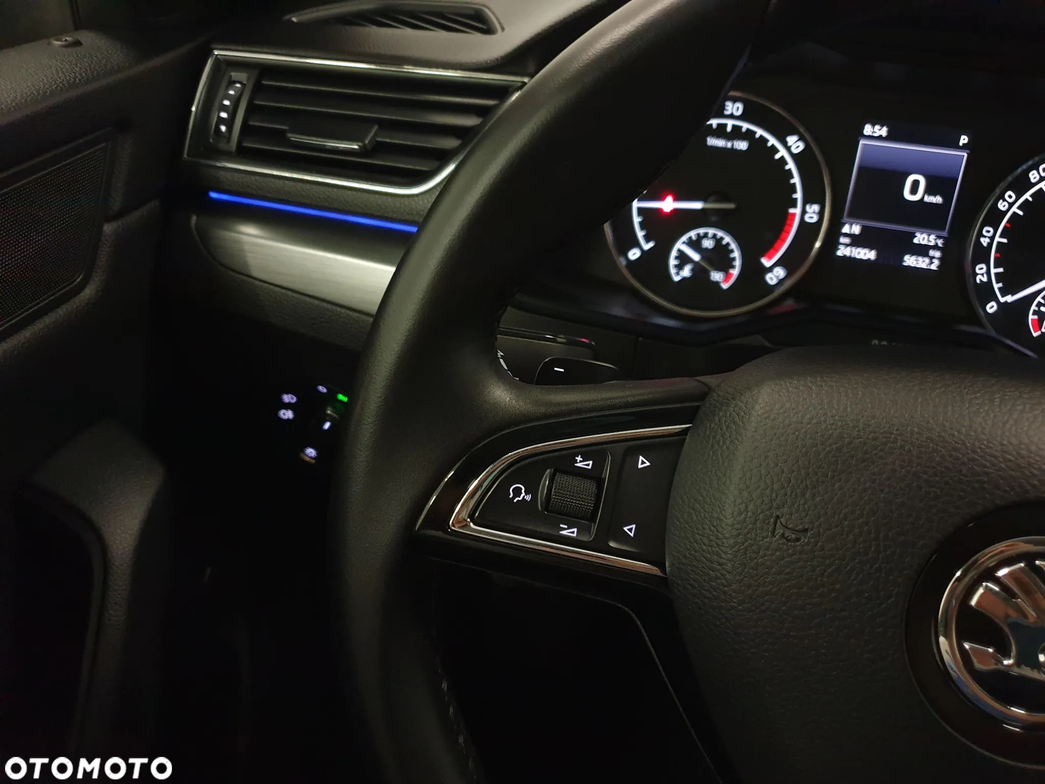 Skoda Superb 2.0 TDI Sportline DSG - 10