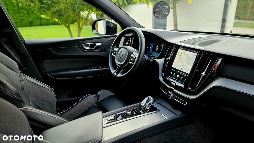 Volvo XC 60 T8 AWD Recharge Ultimate Dark - 10