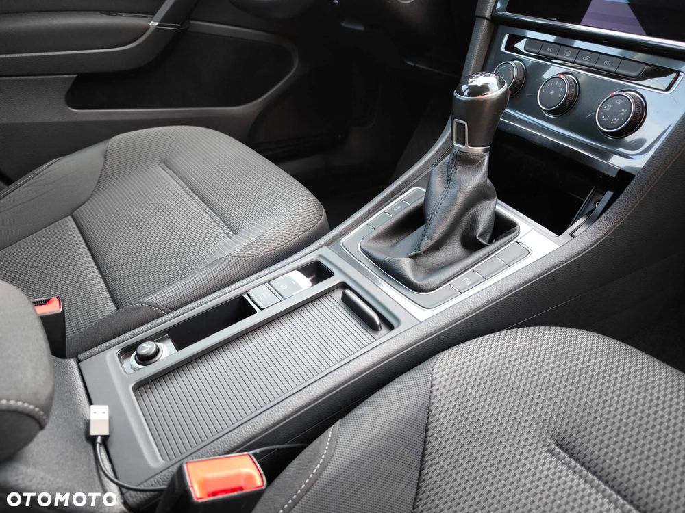 Volkswagen Golf 2.0 TDI (BlueMotion Technology) Comfortline - 30