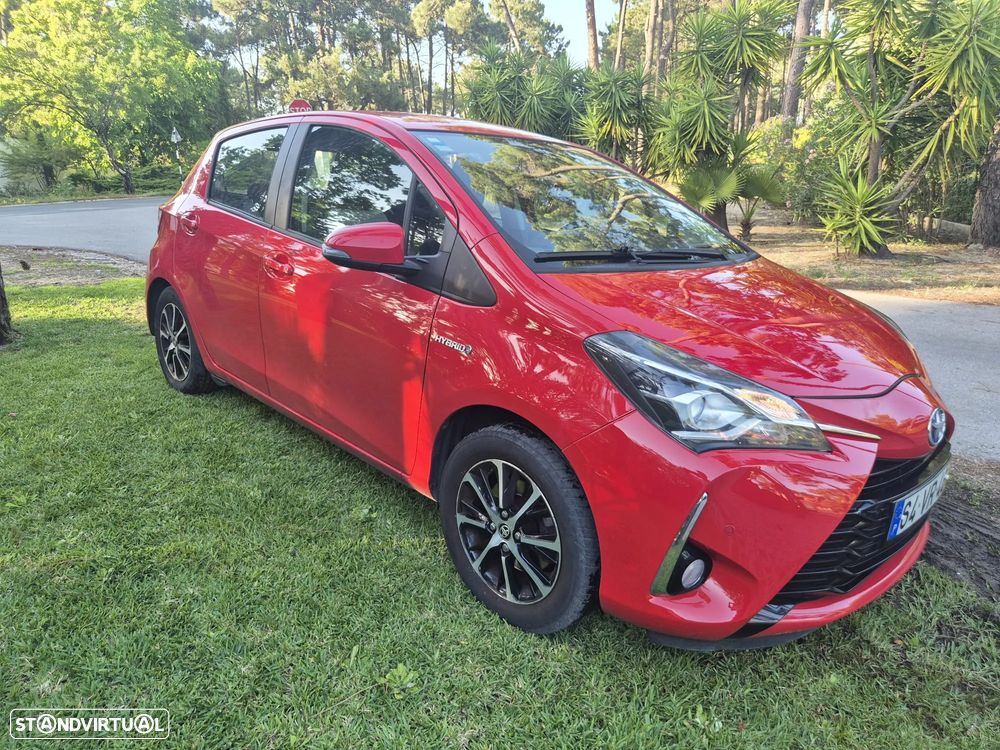Toyota Yaris 1.5 HSD Square Collec.Cement - 1
