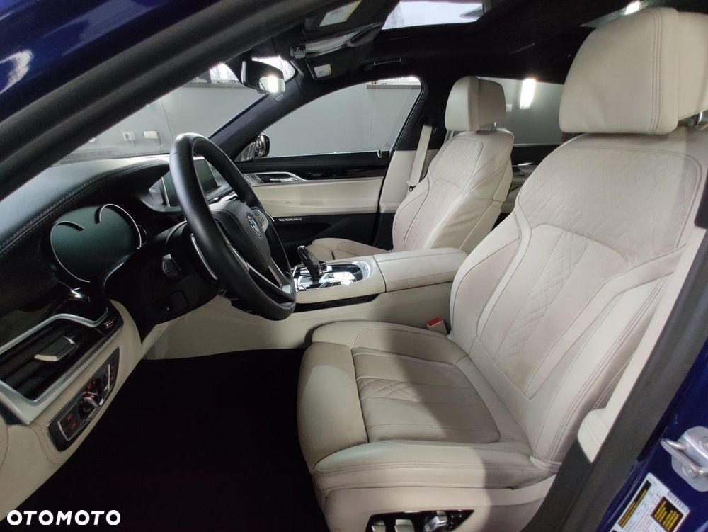 BMW Seria 7 750i - 19