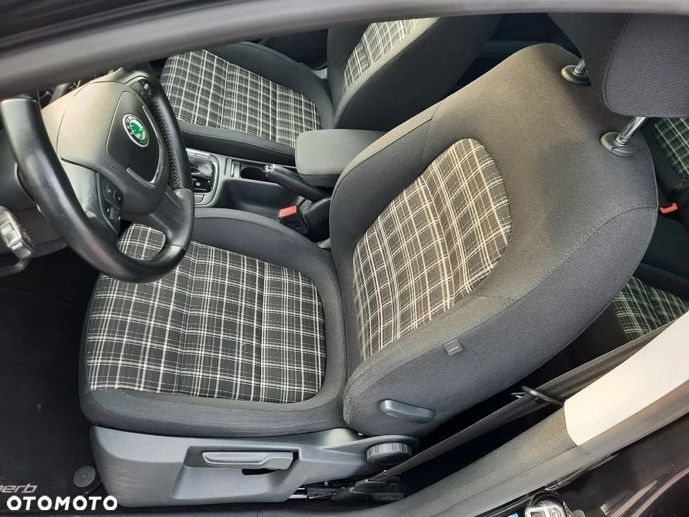 Skoda Superb 2.0 TDI DSG Exclusive - 20