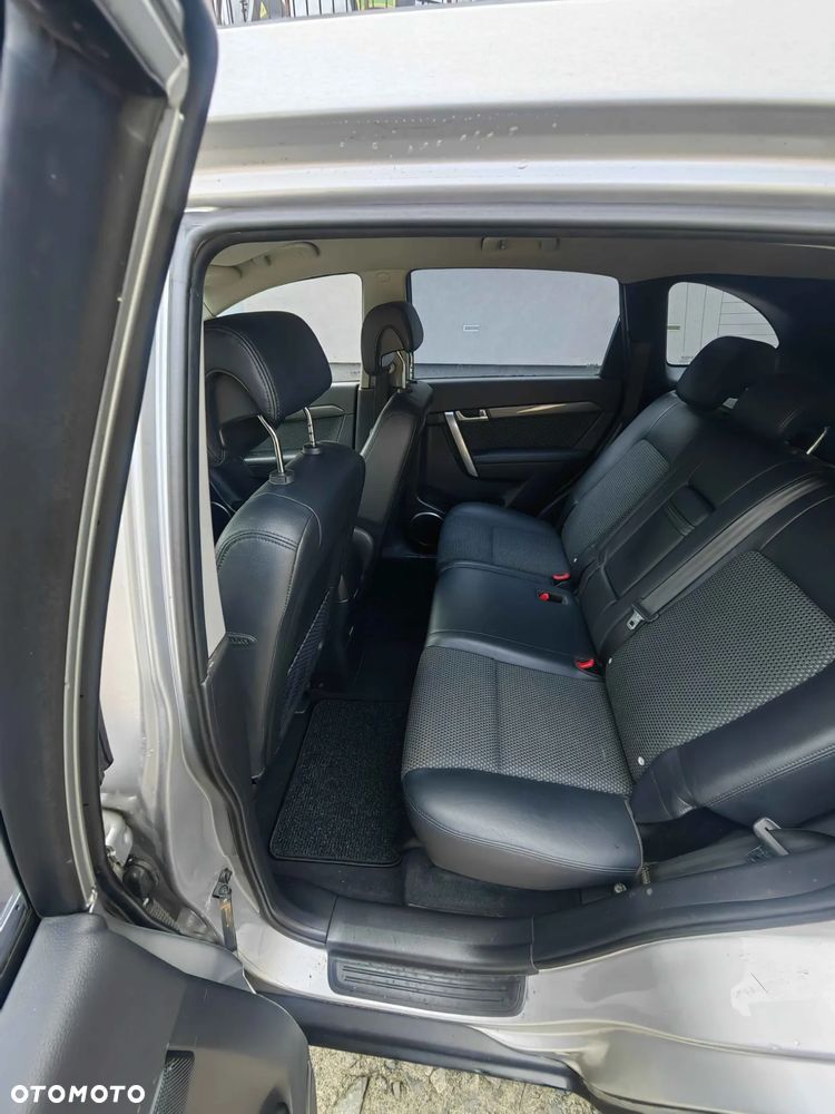Chevrolet Captiva 2.0 d LT medium 5os - 15