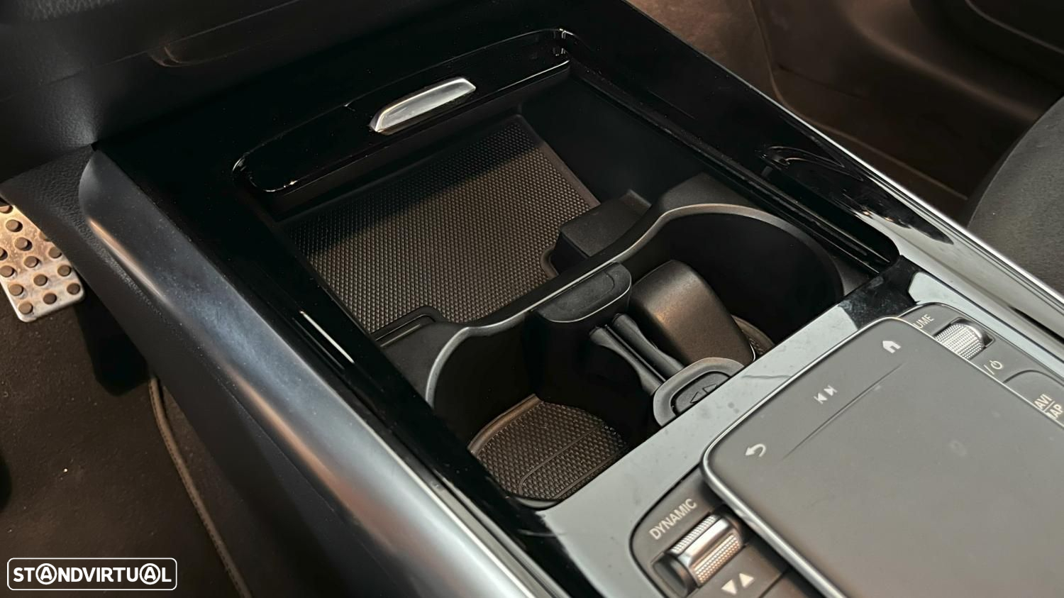 Mercedes-Benz GLA 180 d AMG Line - 12