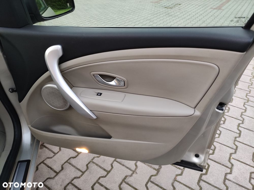 Renault Fluence 1.6 16V Privilege - 18