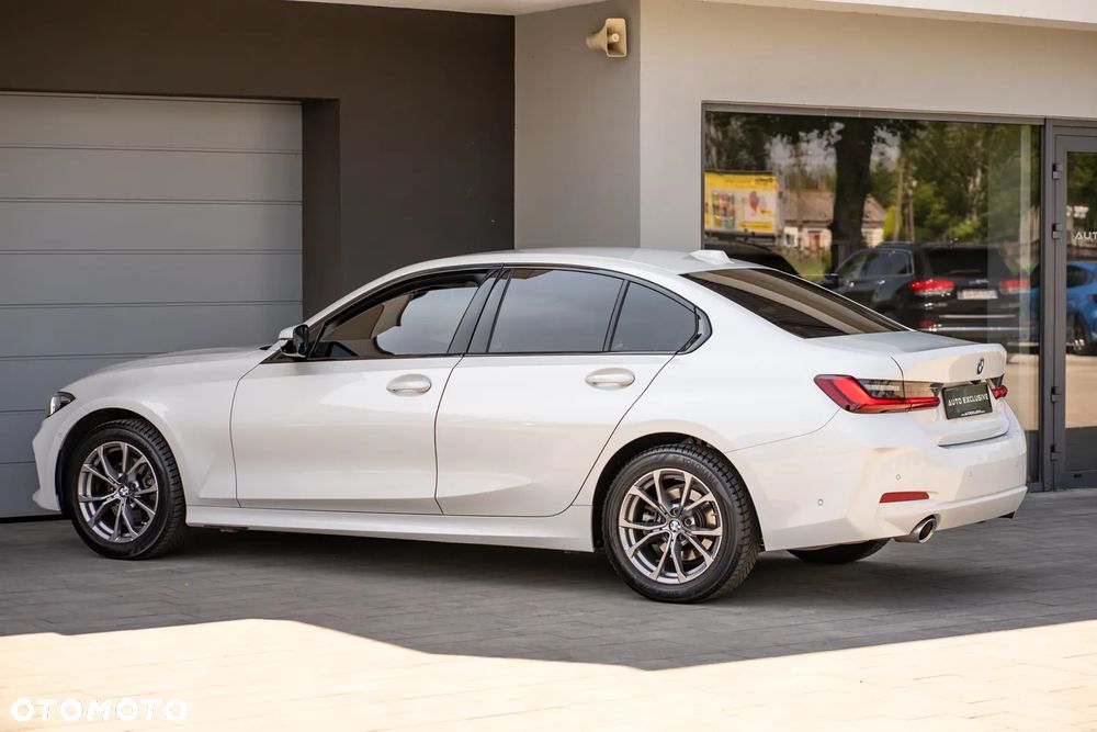 BMW Seria 3 320i Luxury Line - 26