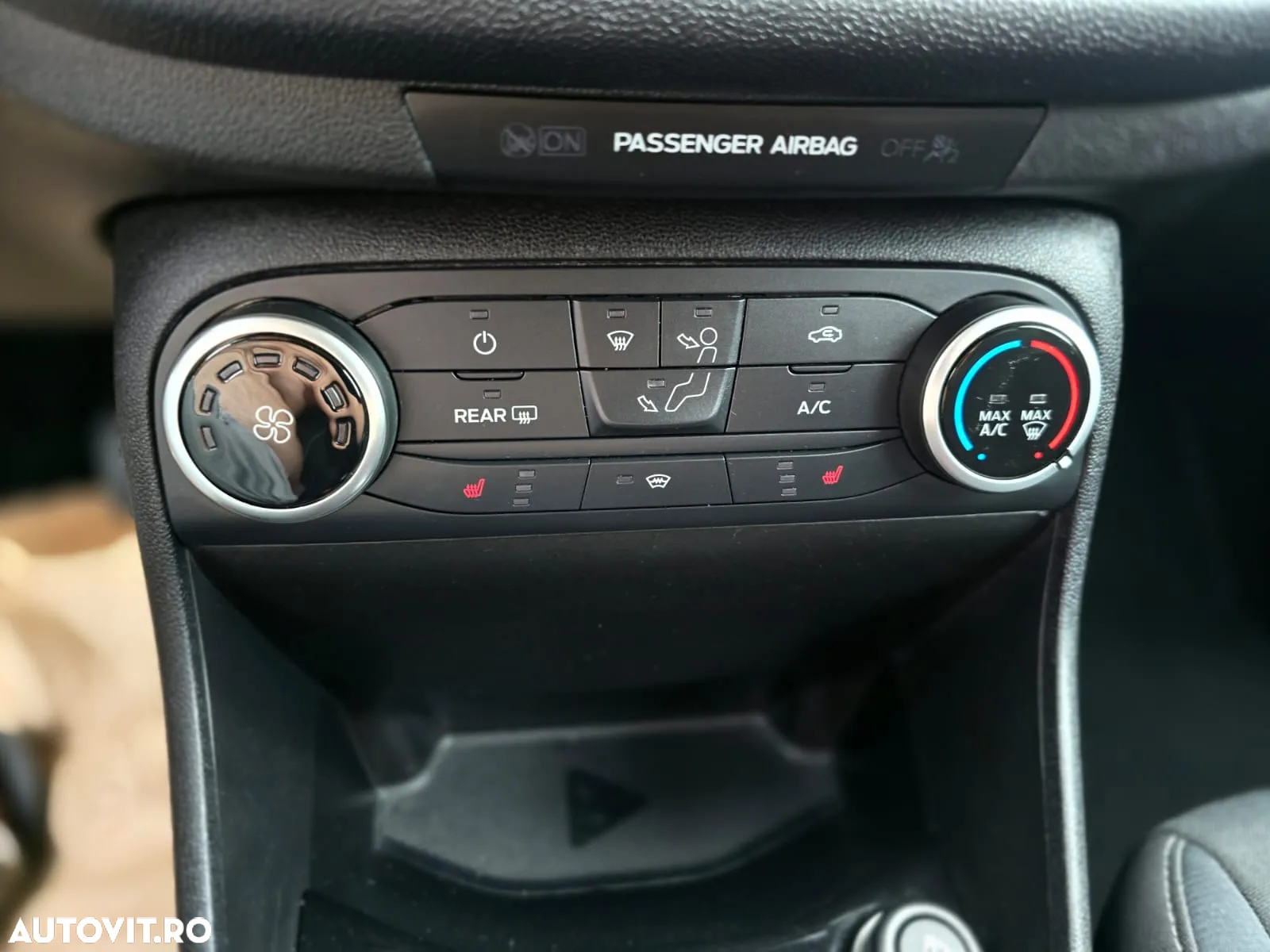 Ford Fiesta 1.0 EcoBoost Start-Stop Champions Edition - 11