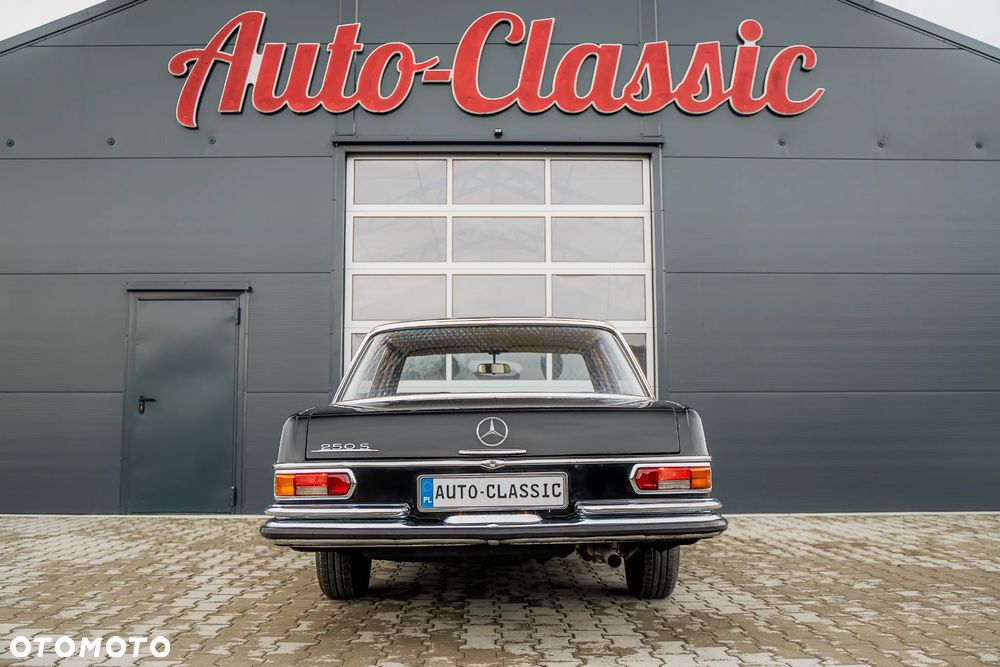 Mercedes-Benz 280 - 7