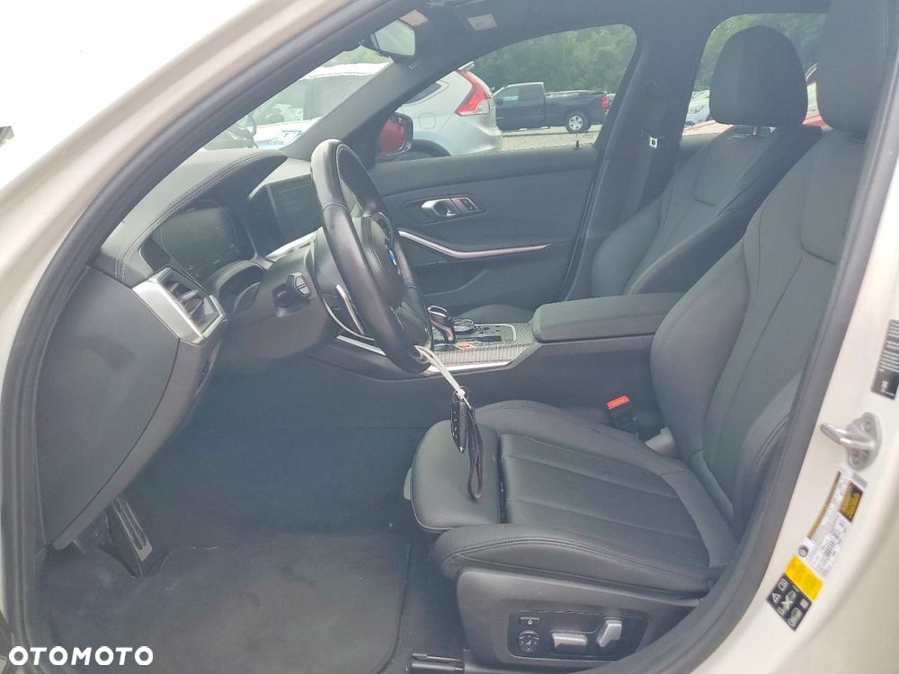 BMW Seria 3 330i xDrive M Sport sport - 8