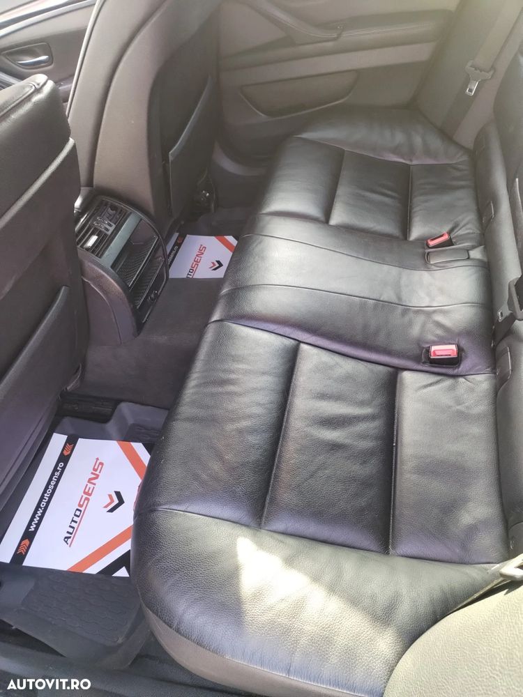 BMW Seria 5 520d Touring - 11