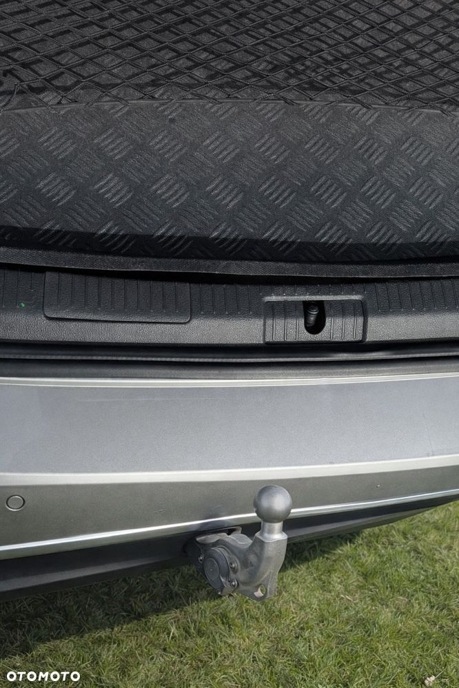 Volkswagen Golf 1.6 TDI BMT Comfortline - 19