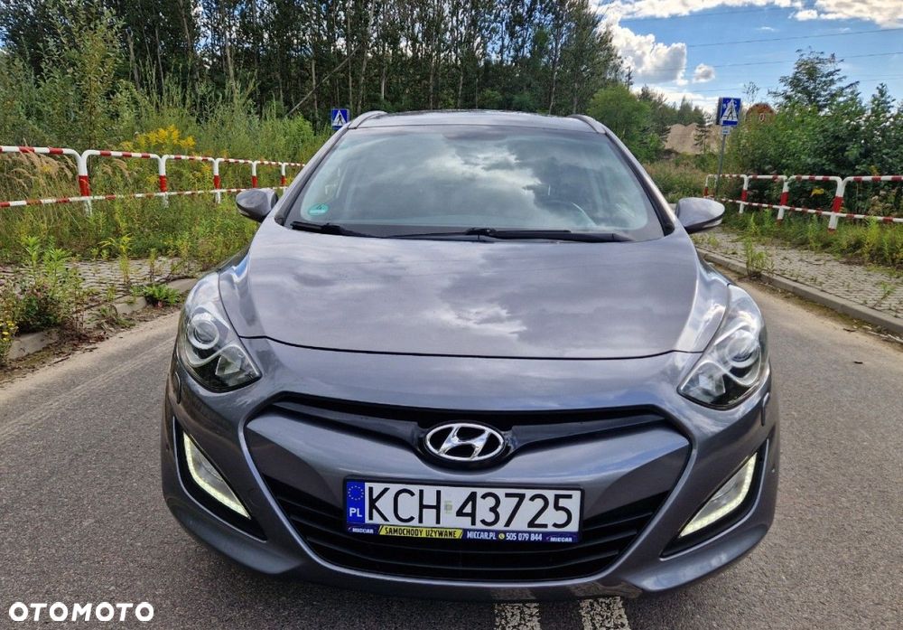 Hyundai i30 blue Kombi 1.6 GDi Style - 13