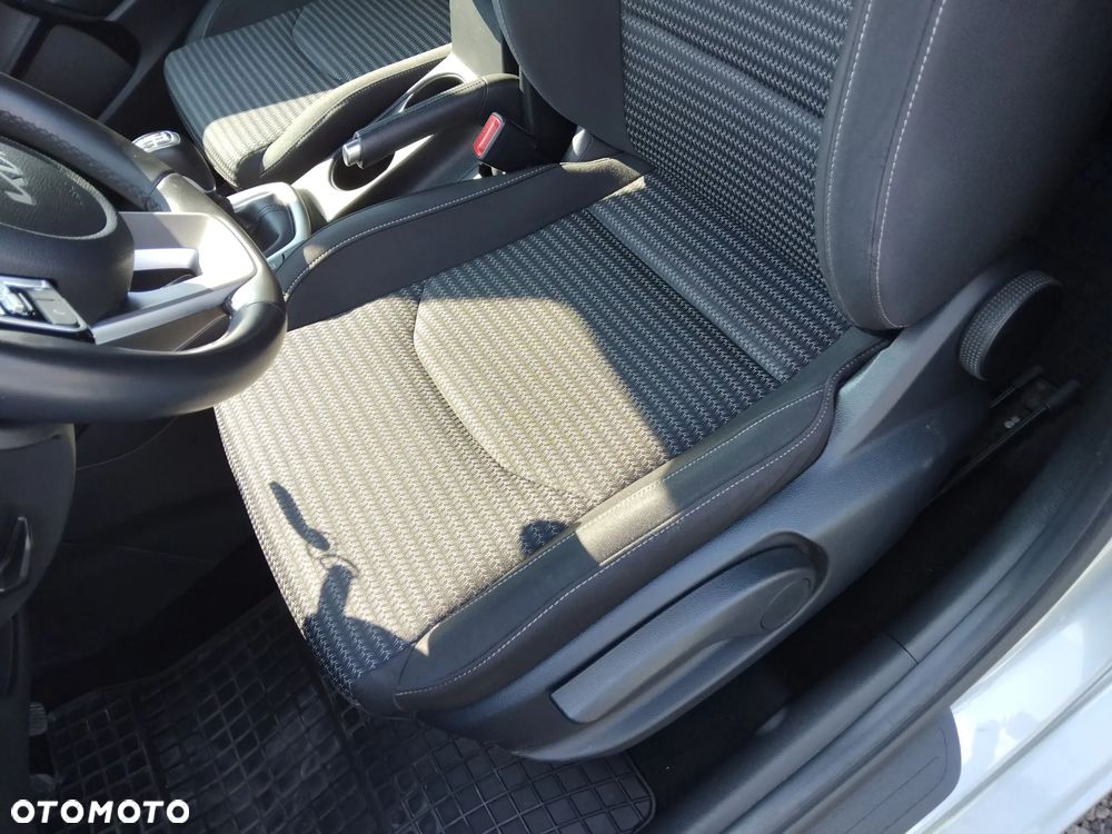 Kia Ceed 1.5 T-GDI M - 22