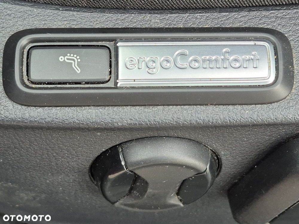 Volkswagen Passat Variant 2.0 TDI SCR Business Plus DSG - 11