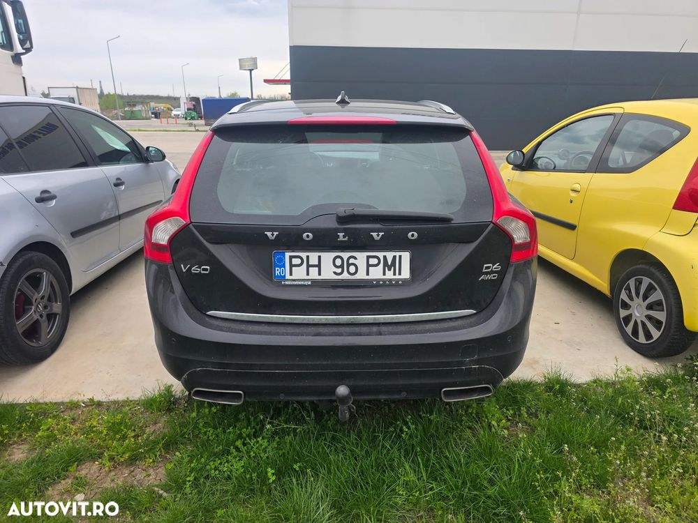 Volvo V60 D5AWD Summum - 9