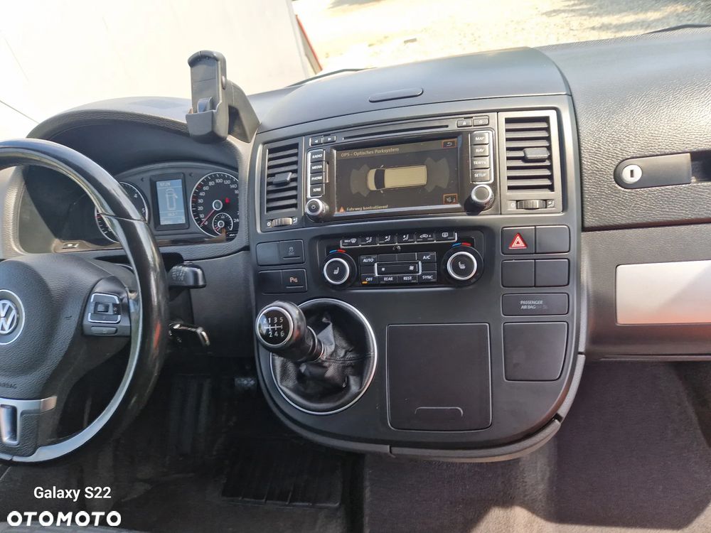 Volkswagen Multivan - 23