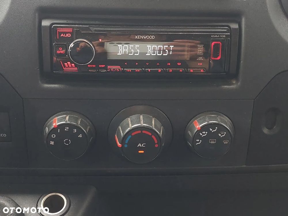 Renault Master III - 14