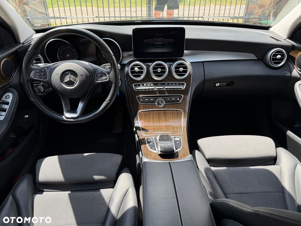Mercedes-Benz Klasa C 250 7G-TRONIC Avantgarde - 17
