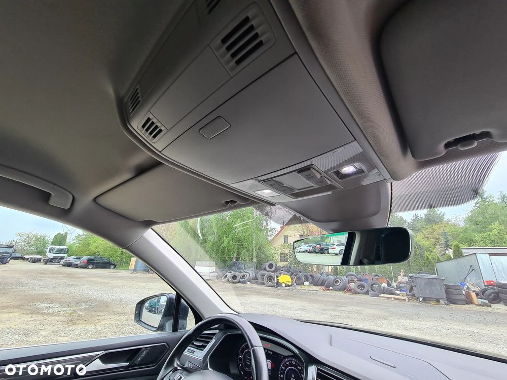 Volkswagen Tiguan - 38