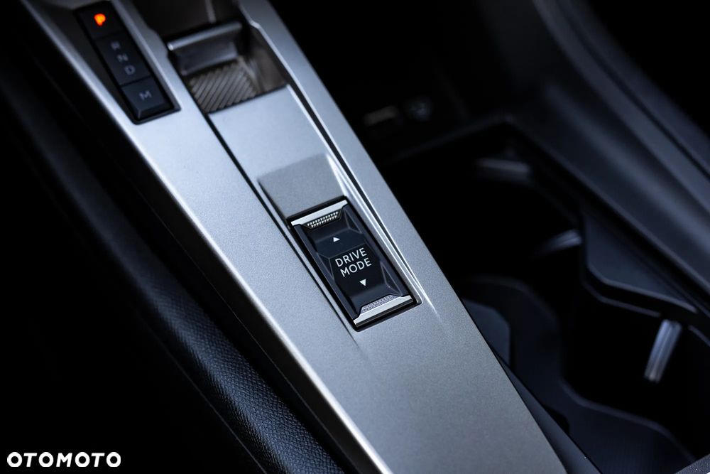 Peugeot 408 HYBRID 145 e-DSC6 Allure - 20