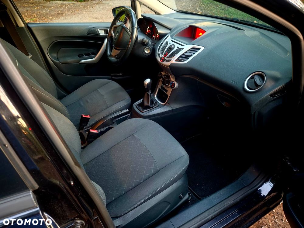 Ford Fiesta 1.25 Champions Edition - 12