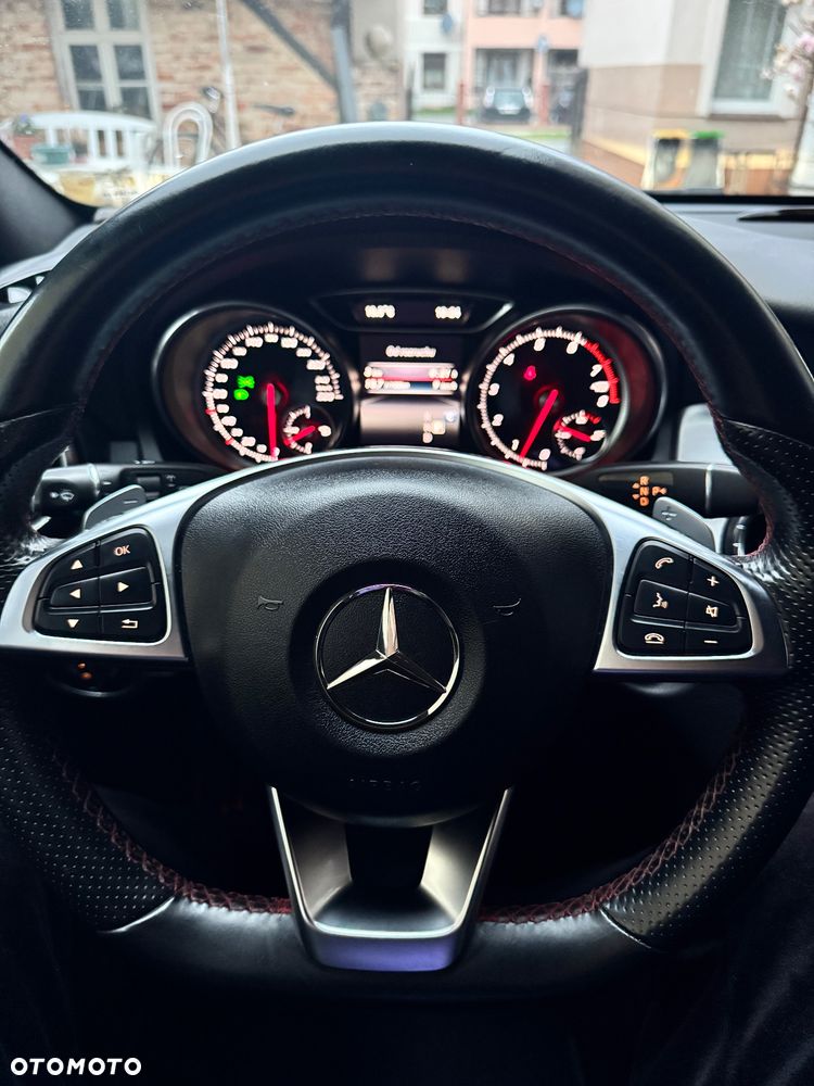 Mercedes-Benz CLA 220 4-Matic AMG Line - 14
