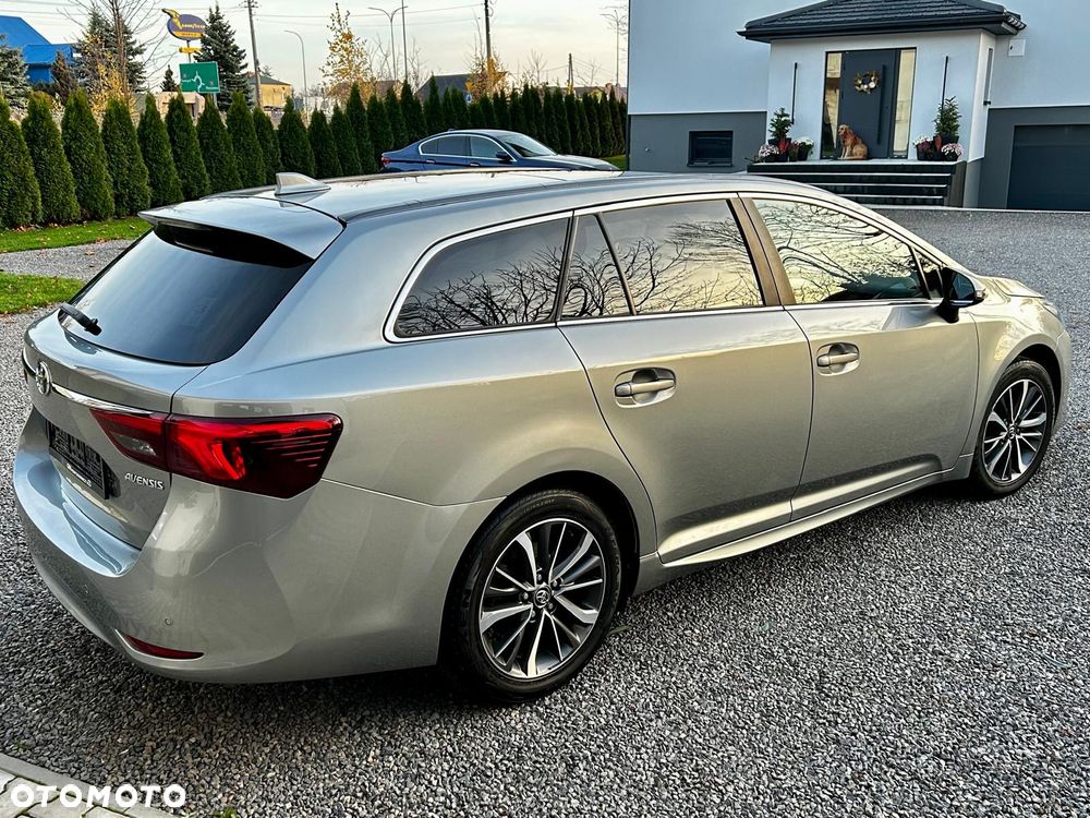 Toyota Avensis 1.6 D-4D Prestige - 2