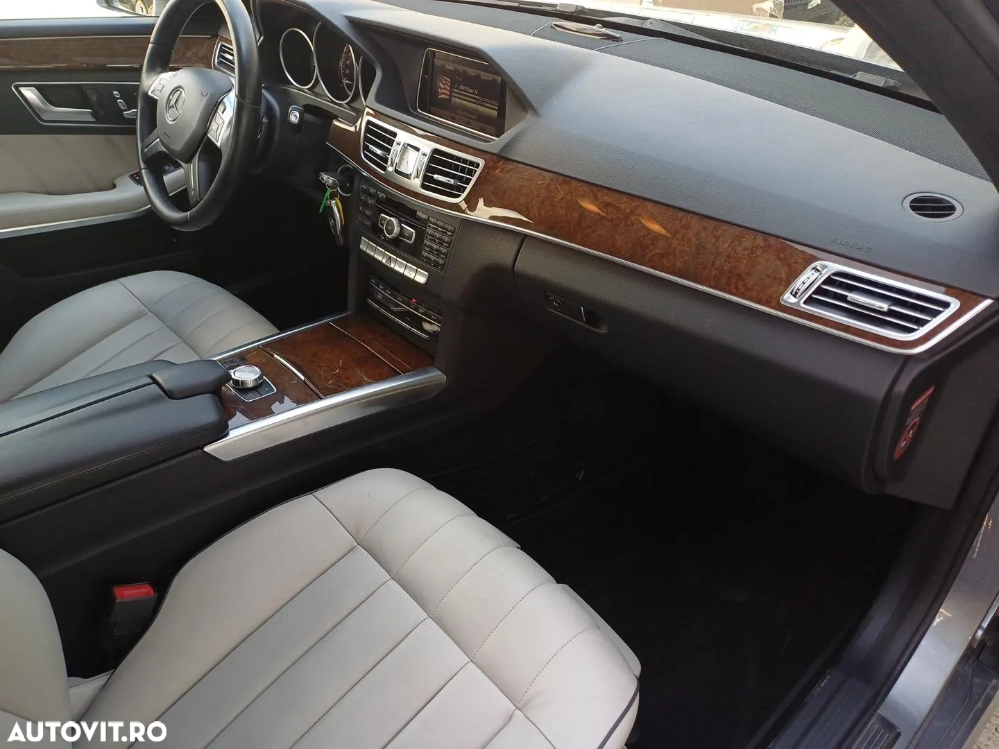 Mercedes-Benz E 250 BlueTEC 4Matic 7G-TRONIC Elegance - 24