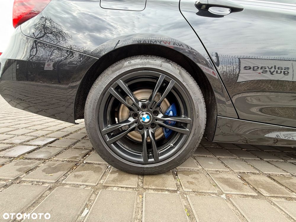 BMW Seria 3 330i xDrive M Sport - 12