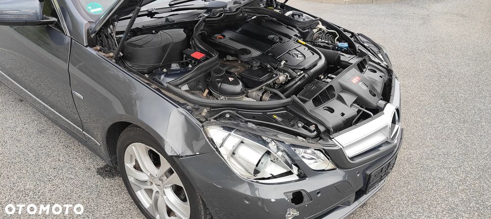 Mercedes-Benz Klasa E 250 CGI BlueEff - 32