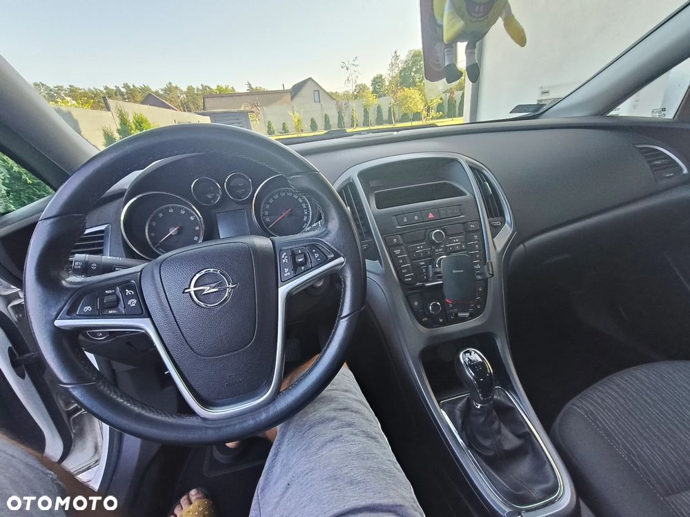 Opel Astra 2012 photo 3