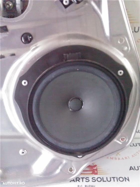 boxa usa stanga fata m c class an fabr. 2011 - 1