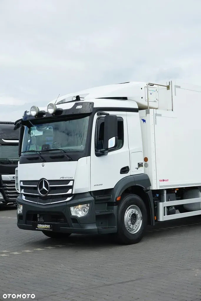 Mercedes-Benz ANTOS / 2535 / EURO 6 / CHŁODNIA + WINDA / 23 PALETY / OŚ SKRĘTNA - 21