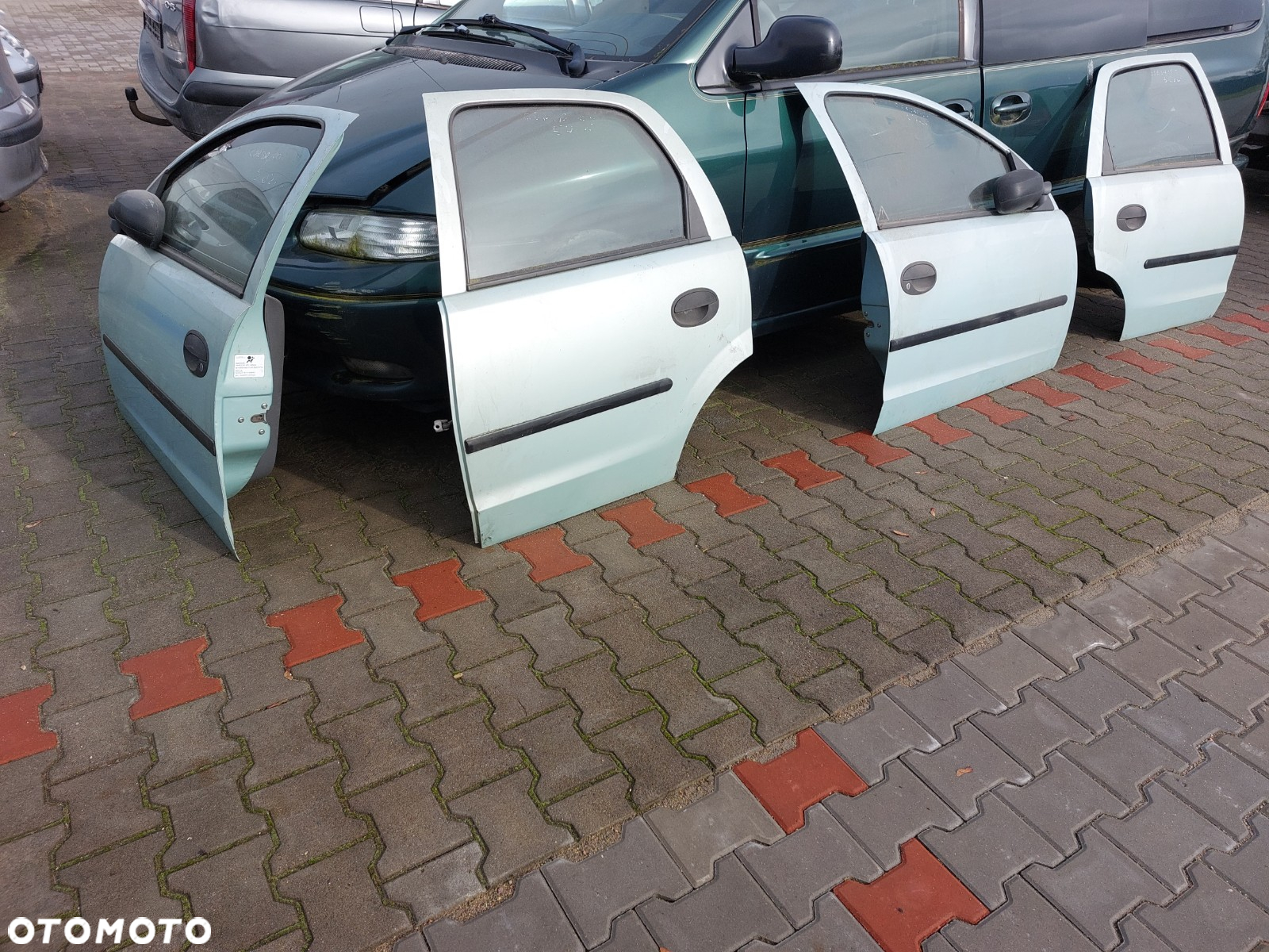 Opel Corsa C na części drzwi prawe lewe kompletne - 6