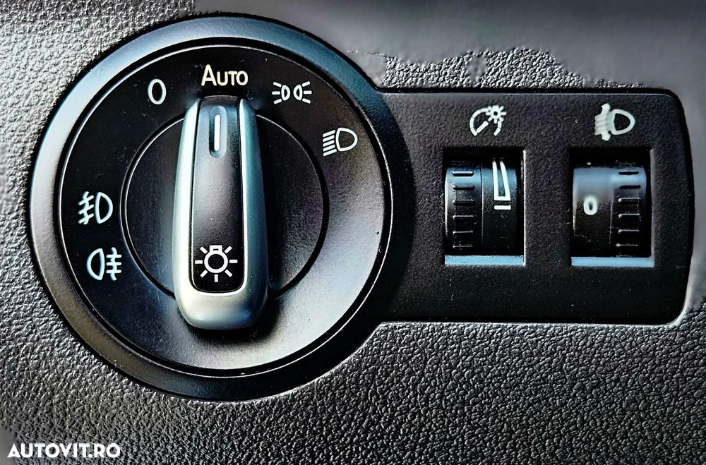 Volkswagen Touran - 20