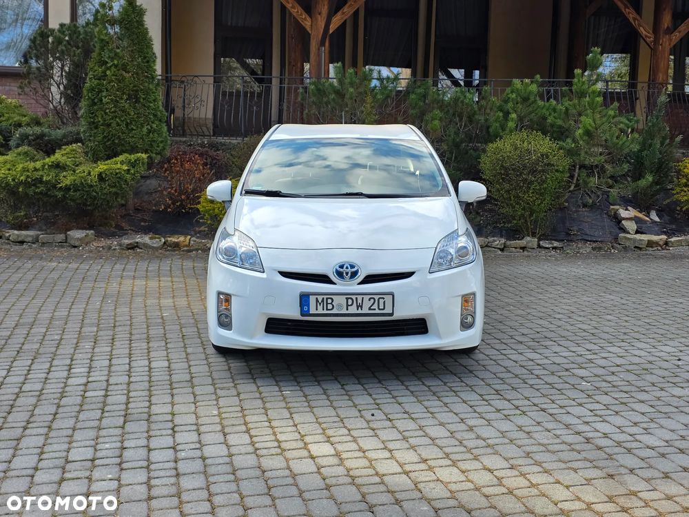 Toyota Prius (Hybrid) - 31