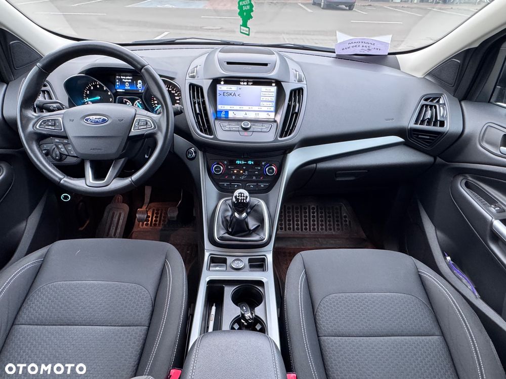 Ford Kuga 1.5 EcoBoost 2x4 ST-Line - 4