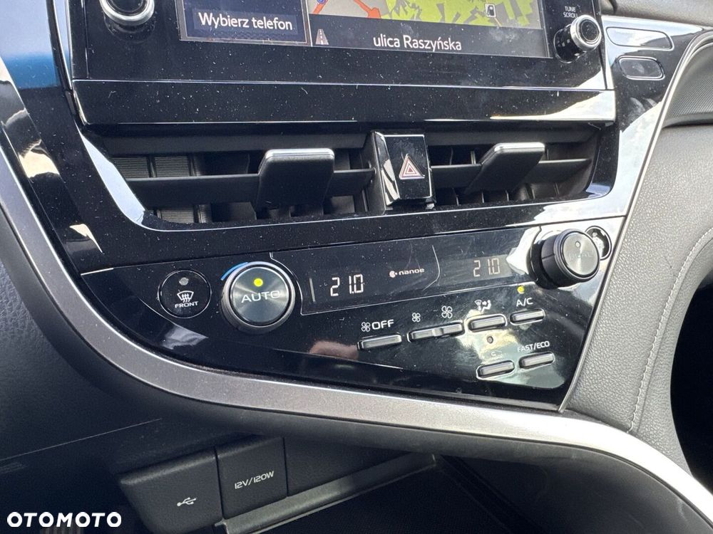 Toyota Camry 2.5 Hybrid Prestige CVT - 19