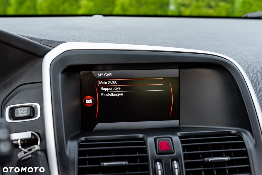 Volvo XC 60 T6 AWD R-Design - 33