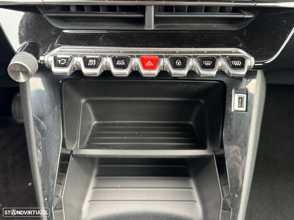 Peugeot 2008 PureTech 130 Active Pack - 17