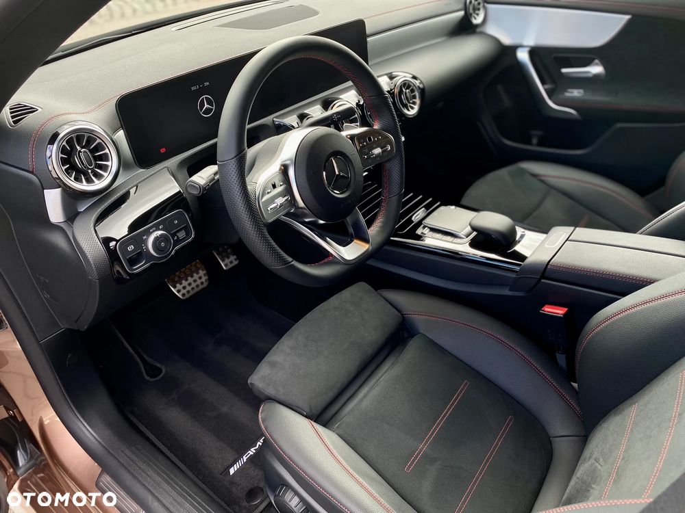Mercedes-Benz CLA 180 AMG Line 7G-DCT - 15