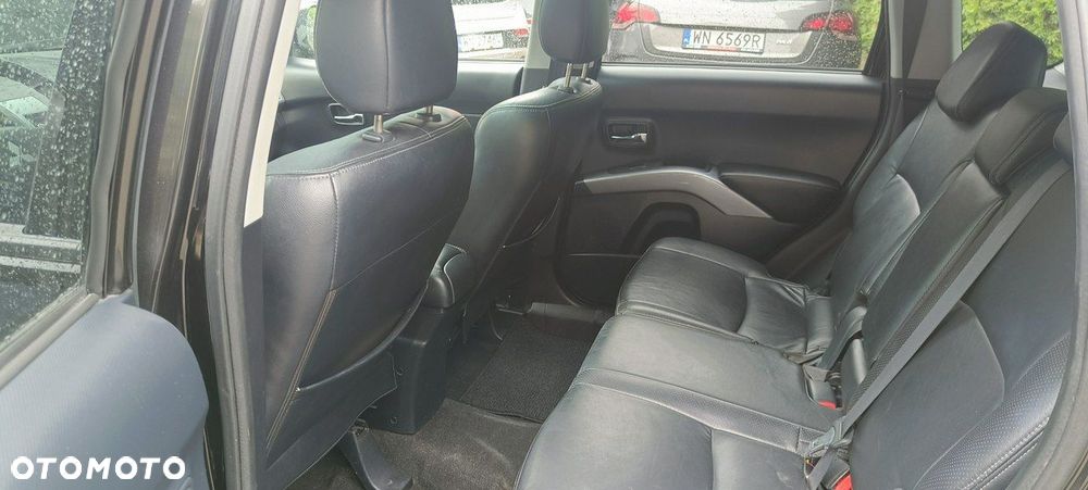 Mitsubishi Outlander 2.4 4WD CVT Instyle - 22