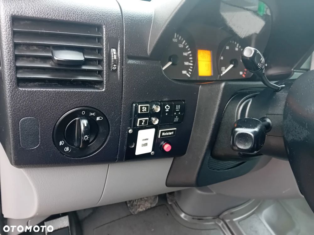 Mercedes-Benz Sprinter karetka - 23