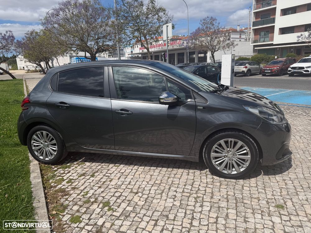 Peugeot 208 1.2 PureTech Style - 15