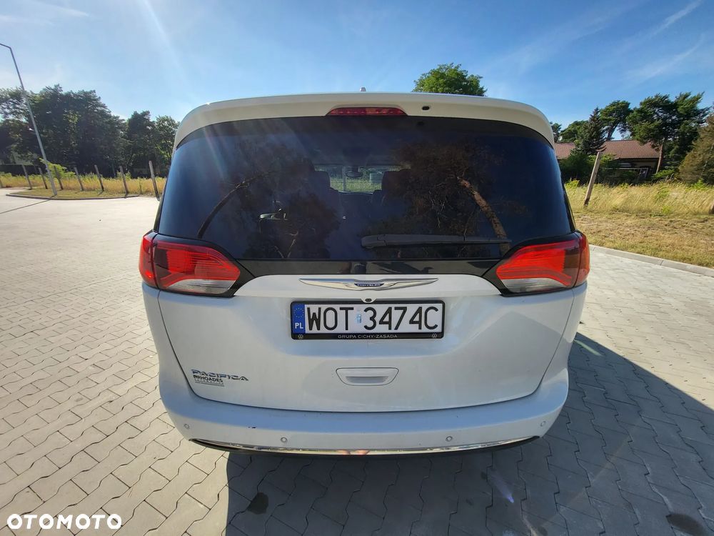 Chrysler Pacifica - 7